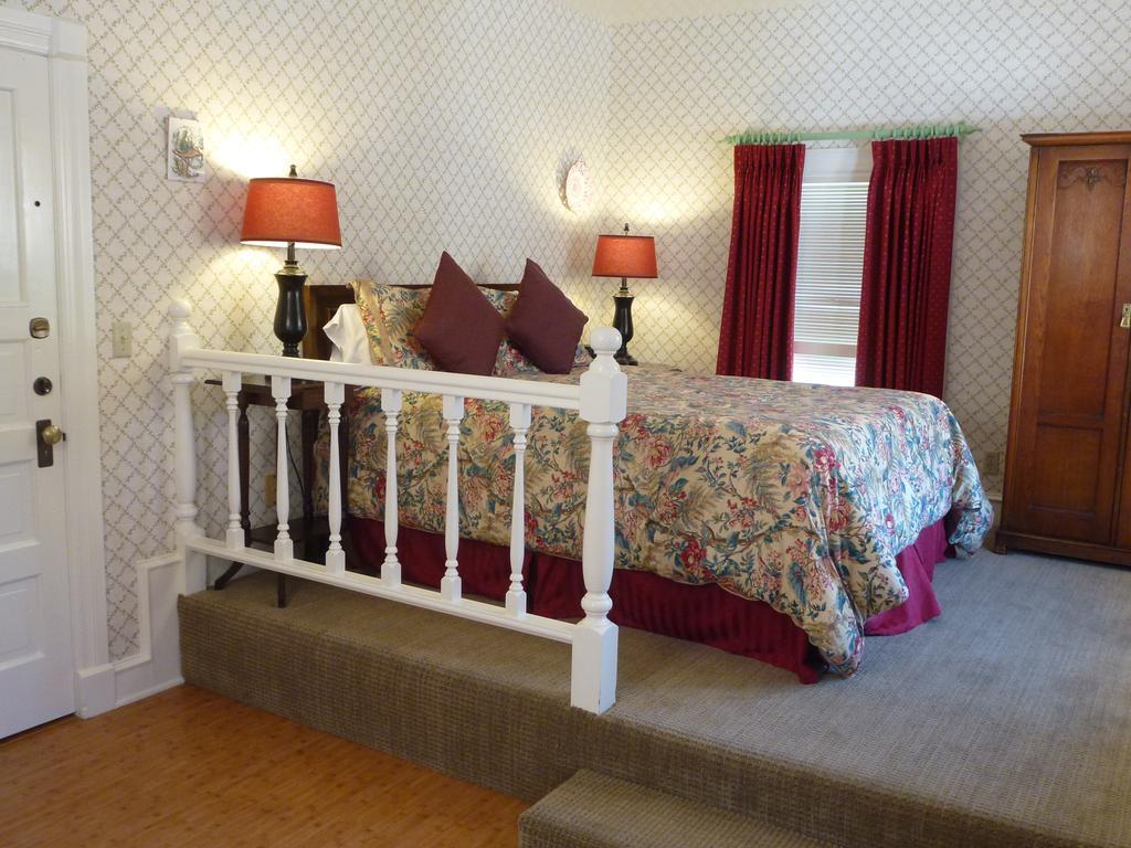 Cheshire Cat Inn & Cottages ซานตาบาร์บารา ภายนอก รูปภาพ