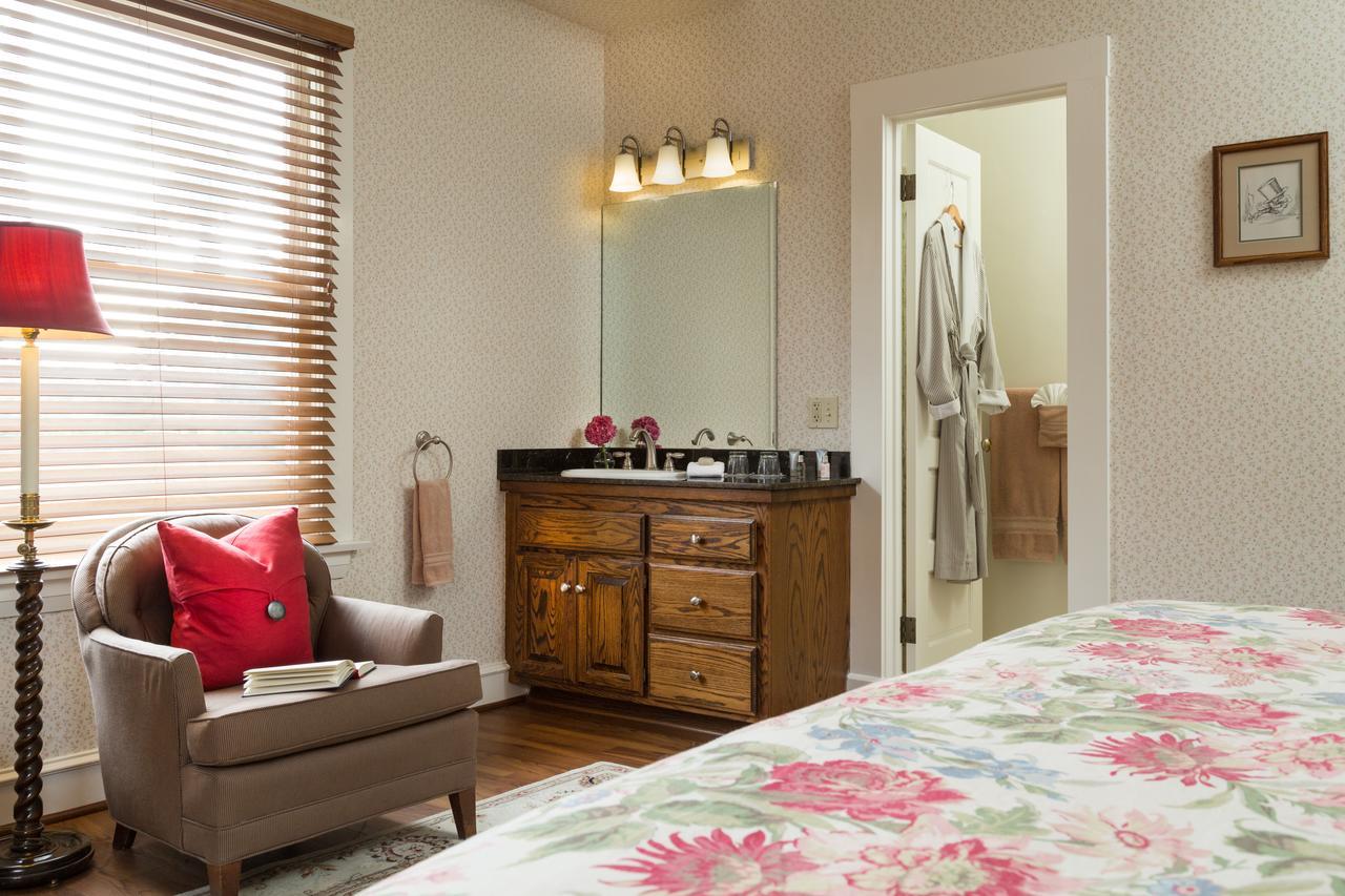 Cheshire Cat Inn & Cottages ซานตาบาร์บารา ภายนอก รูปภาพ