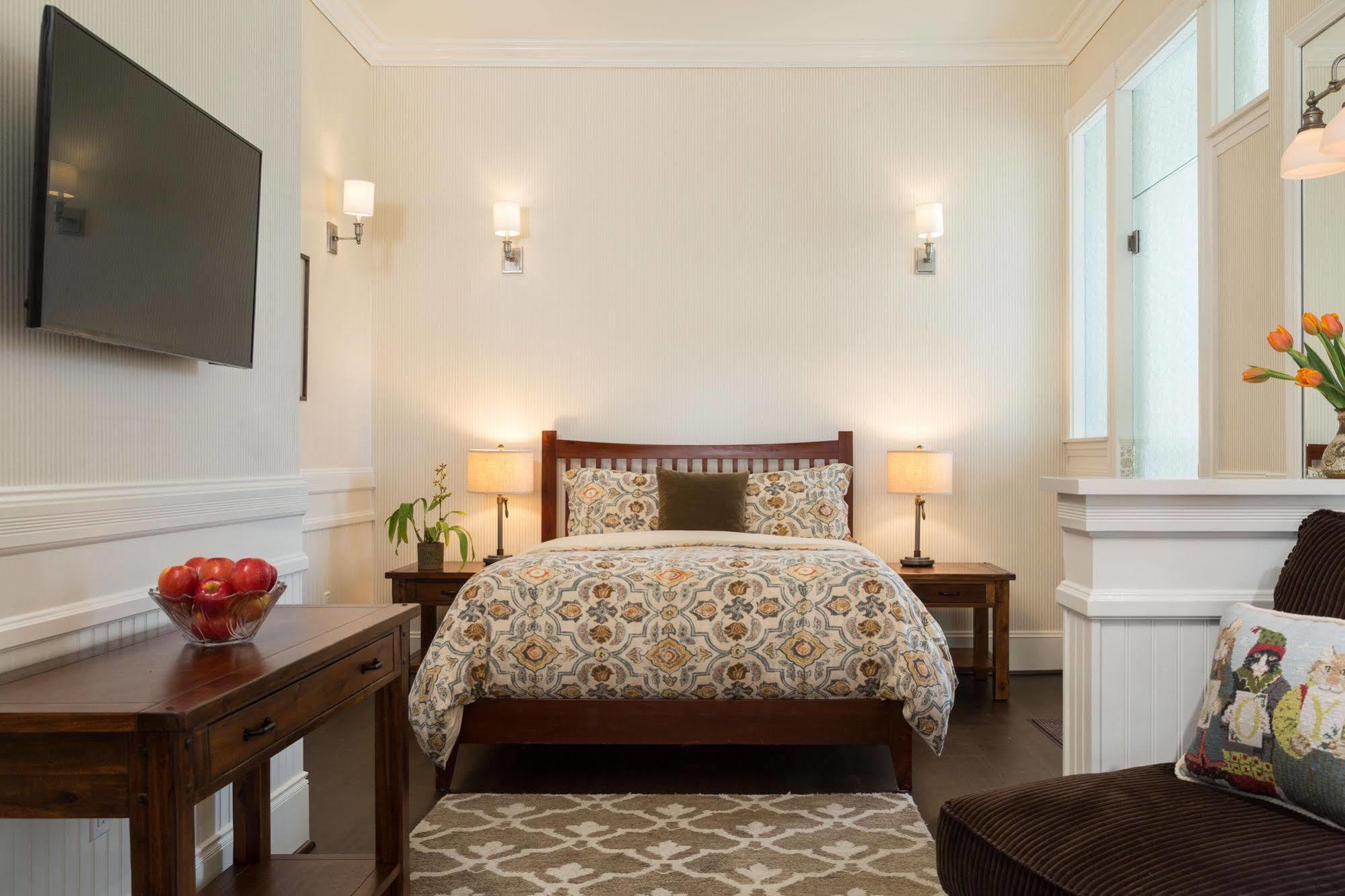 Cheshire Cat Inn & Cottages ซานตาบาร์บารา ภายนอก รูปภาพ