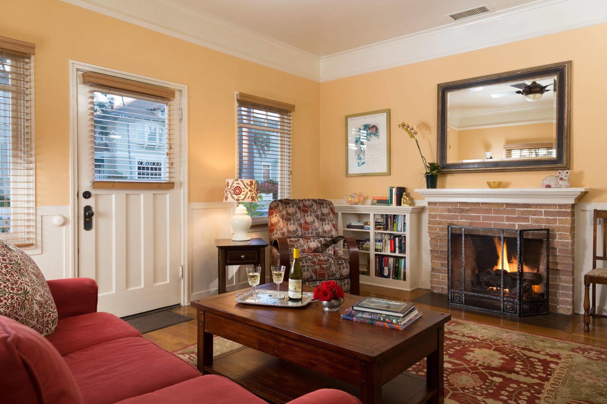 Cheshire Cat Inn & Cottages ซานตาบาร์บารา ภายนอก รูปภาพ